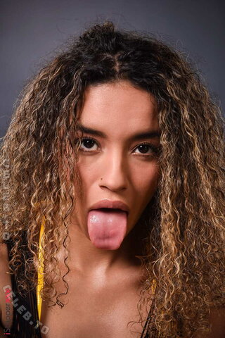 iStripper nude photo 88