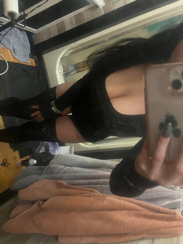 itallhappensatonce nude photo 8