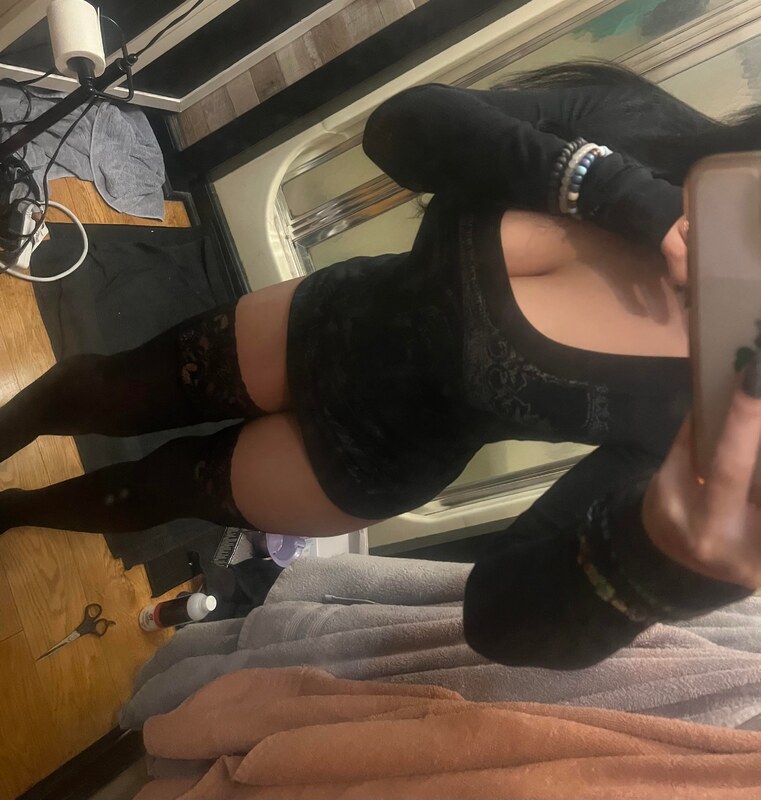 itallhappensatonce nude photo 9