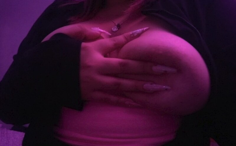 itaxhis nude photo 1
