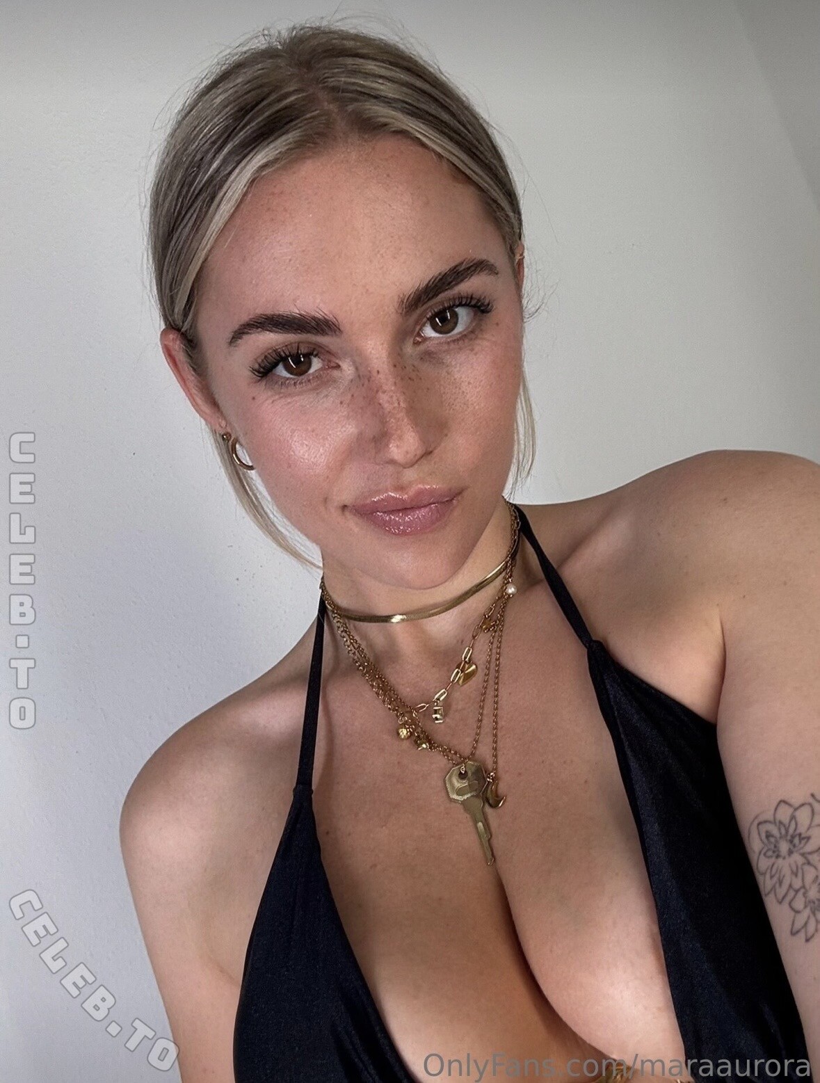 Itisemimarie nude photo 7