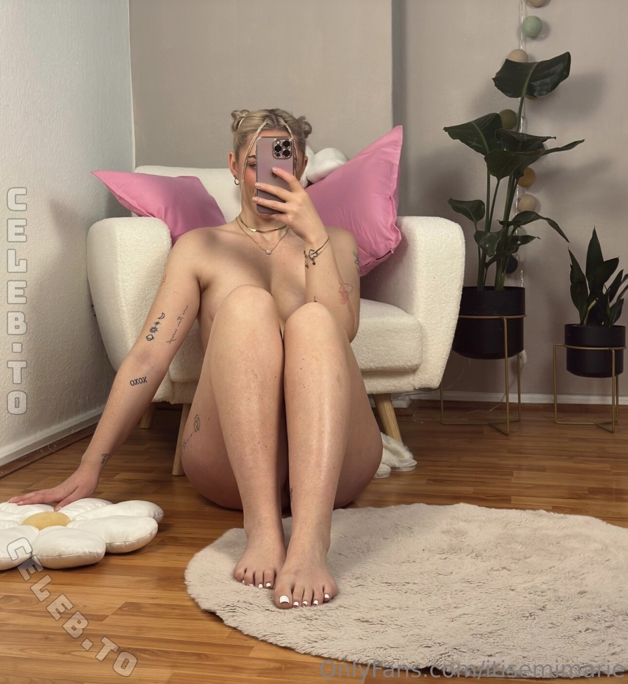 Itisemimarie nude photo 5