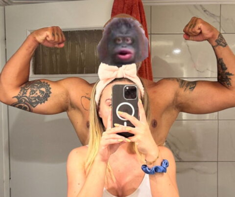 Itsannablondie nude photo 1
