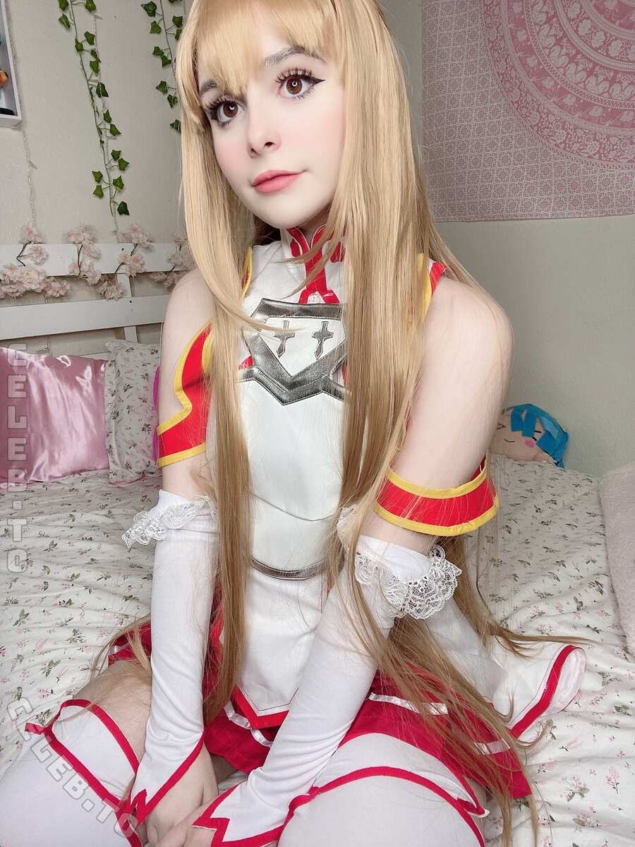 Itscandycloud nude photo 7