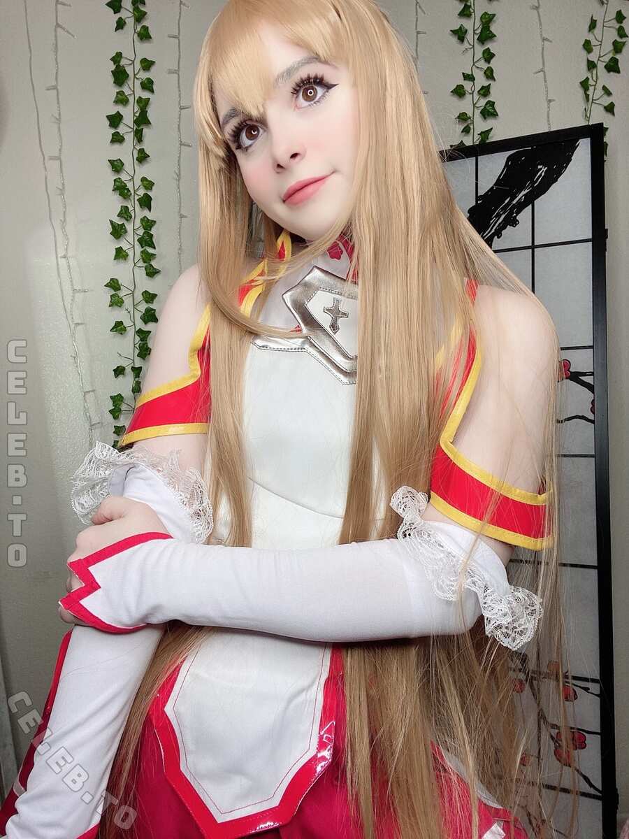 Itscandycloud nude photo 12