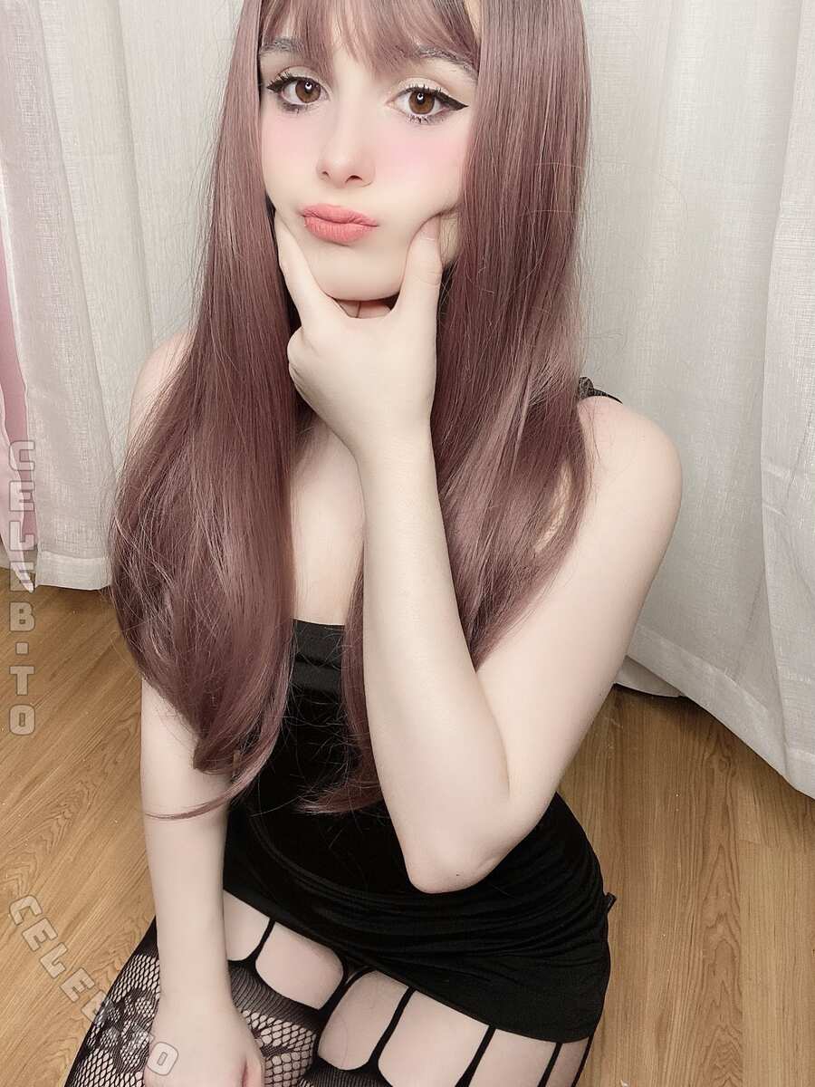 Itscandycloud nude photo 6