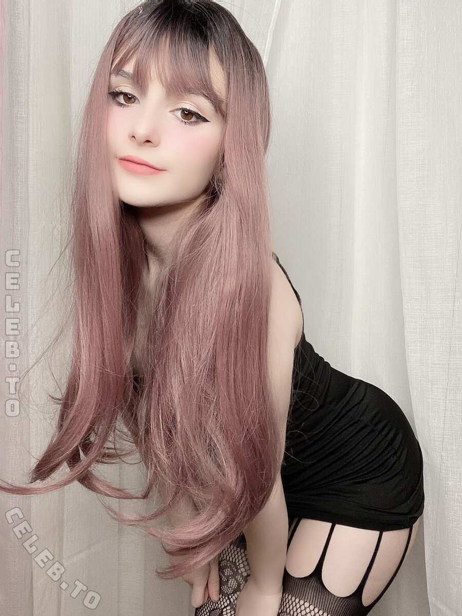 Itscandycloud nude photo 15