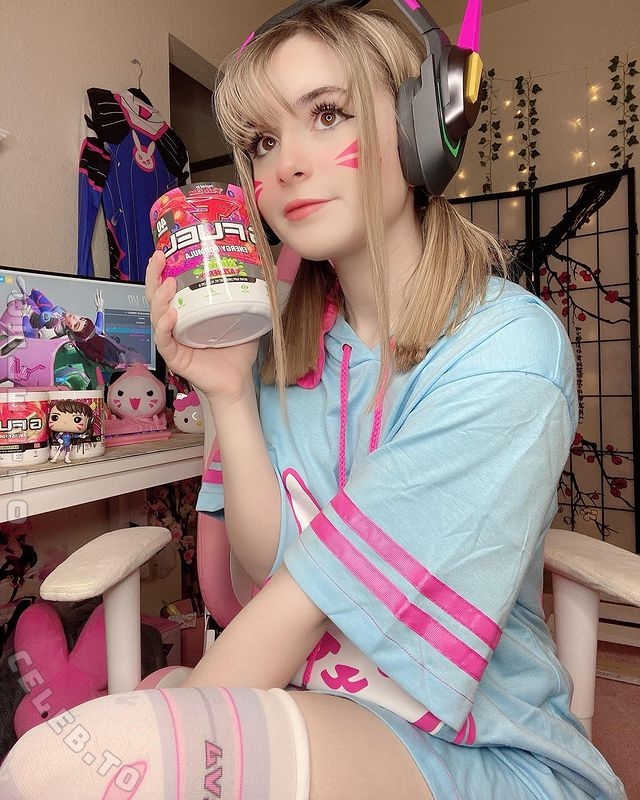 Itscandycloud nude photo 10