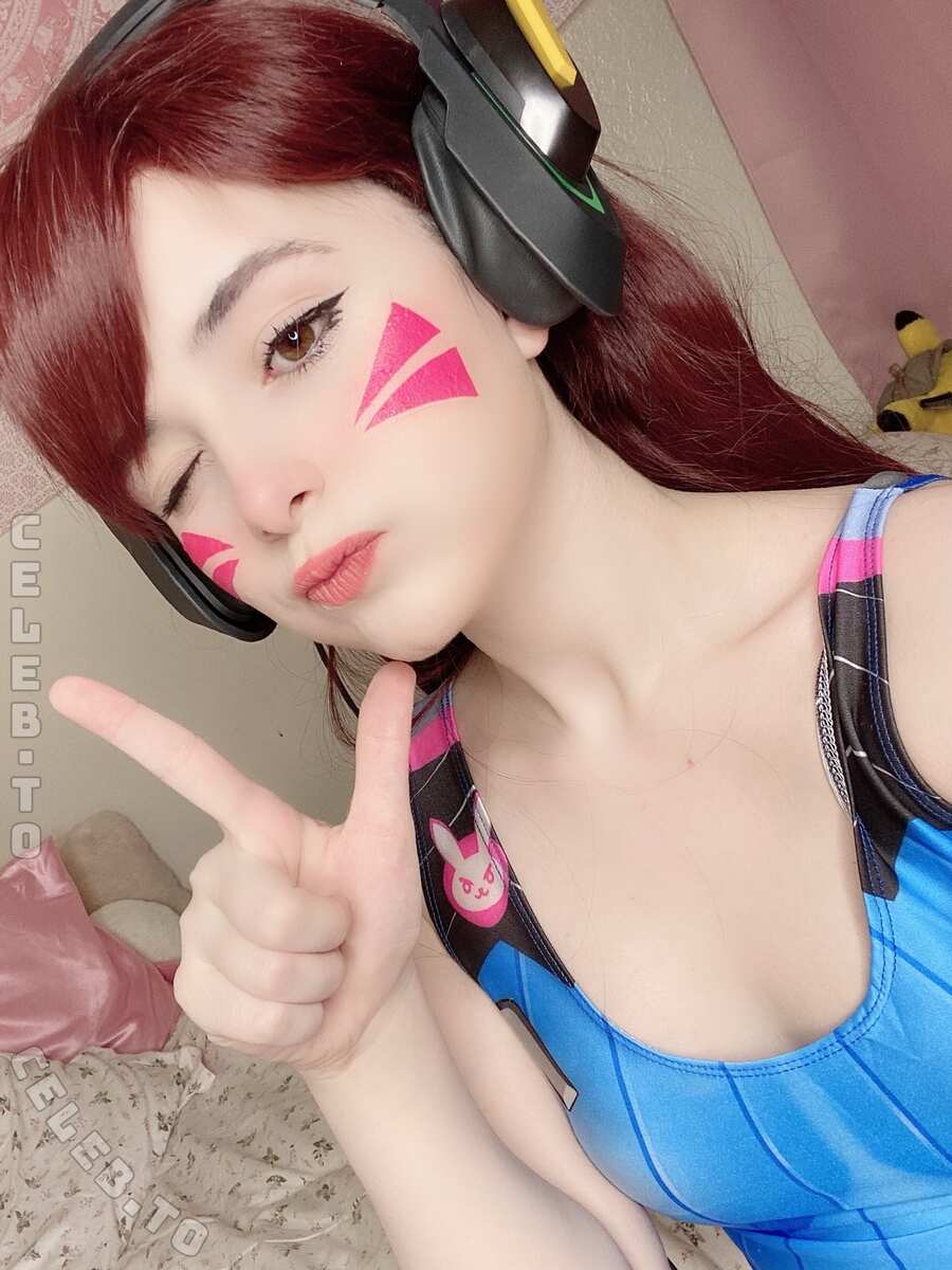 Itscandycloud nude photo 1