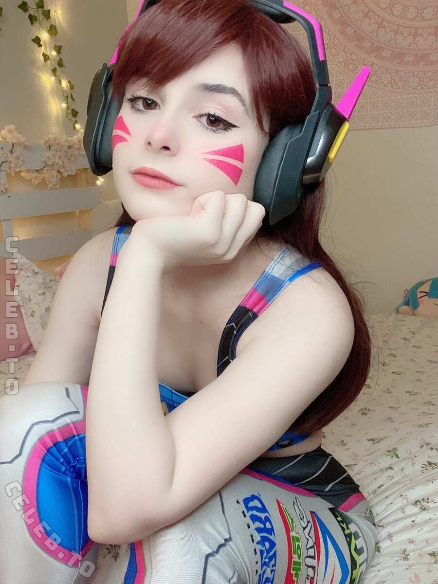 Itscandycloud nude photo 7