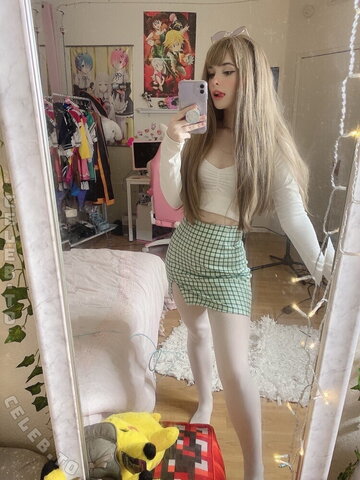 Itscandycloud nude photo 12