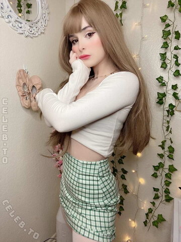 Itscandycloud nude photo 9