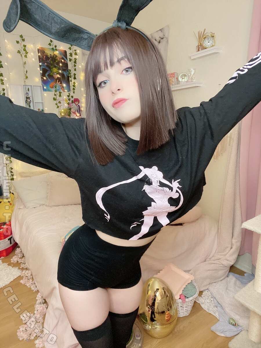 Itscandycloud nude photo 2