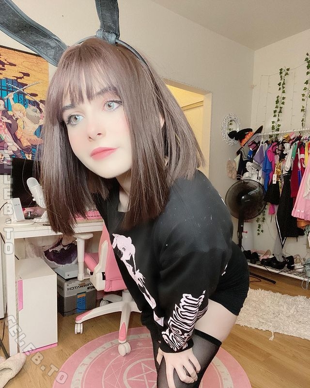 Itscandycloud nude photo 4