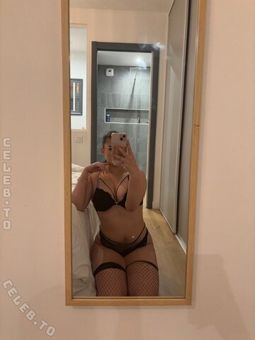 itselenaa__ nude photo 41