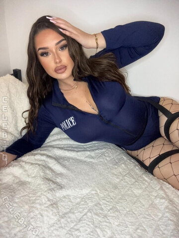 itselenaa__ nude photo 27