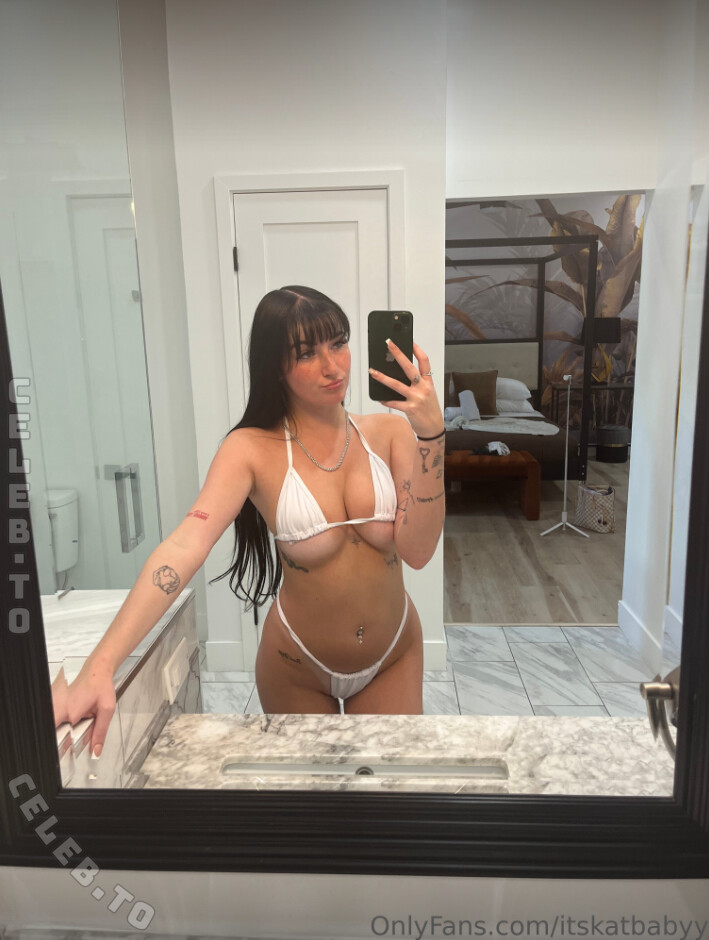 itskatbabyy nude photo 13