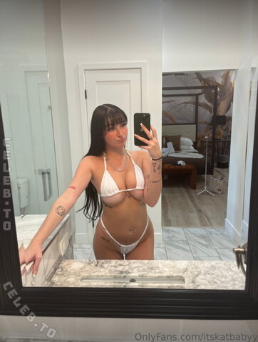 itskatbabyy nude photo 2