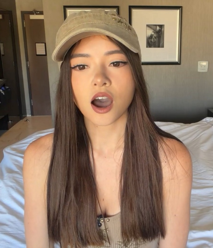 itsKatchii nude photo 1