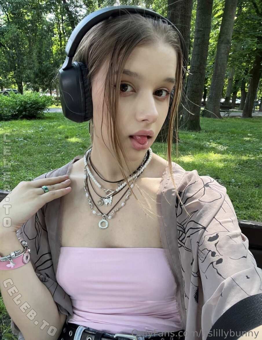 itslillybunny nude photo 4