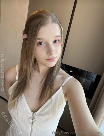 itslillybunny nude photo 2