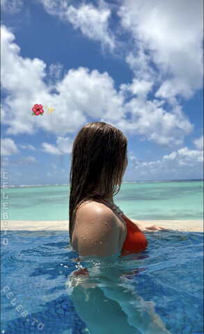 Itsmisabell nude photo 9