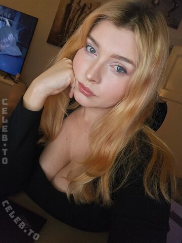 Itsschmolli nude photo 2