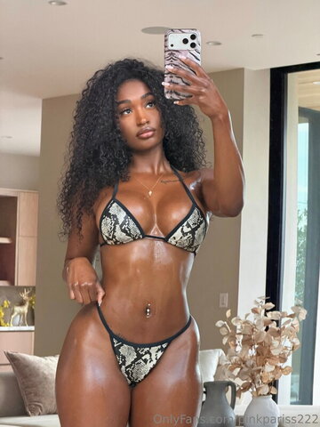 Itstavvi nude photo 2