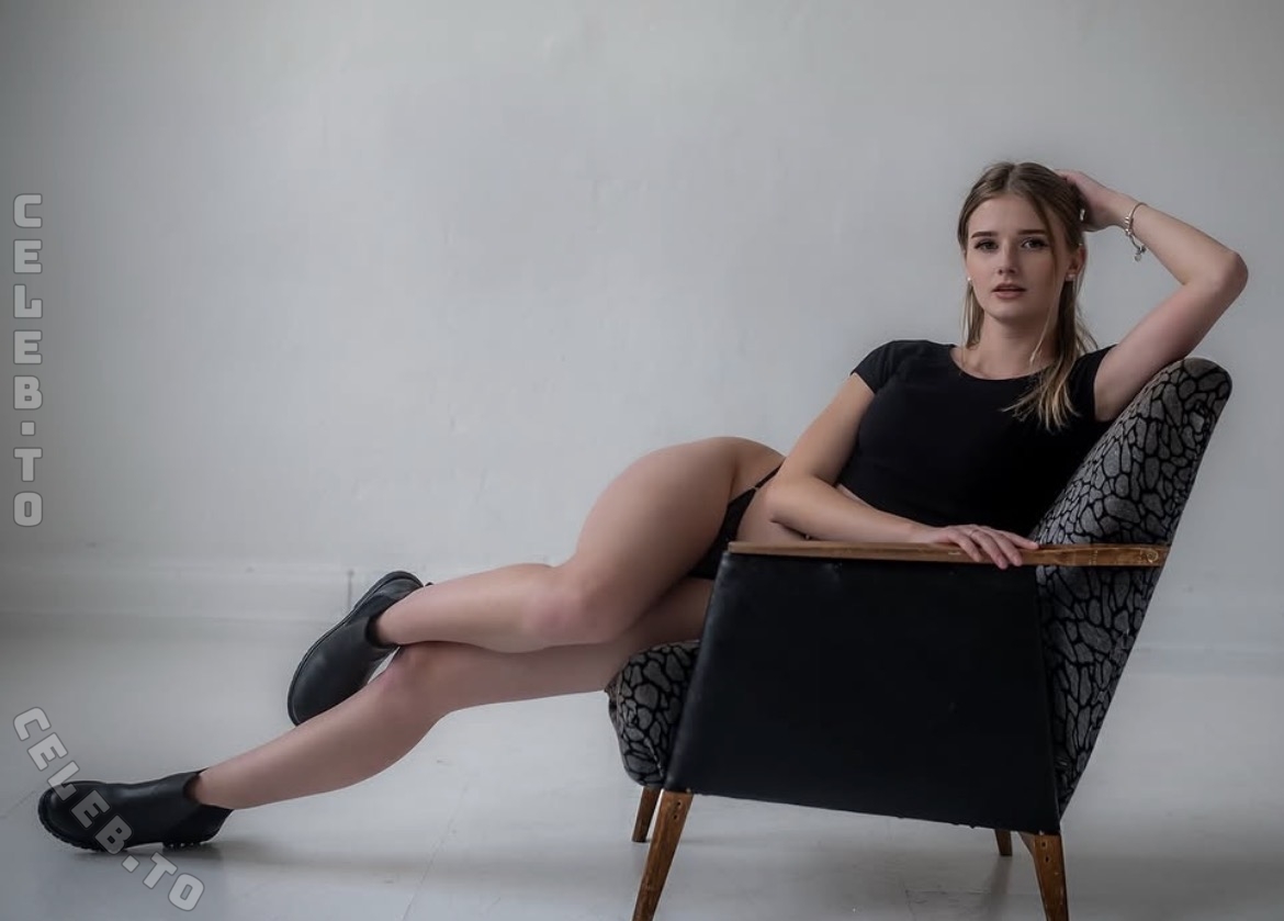Its.tinx.vrq nude photo 8