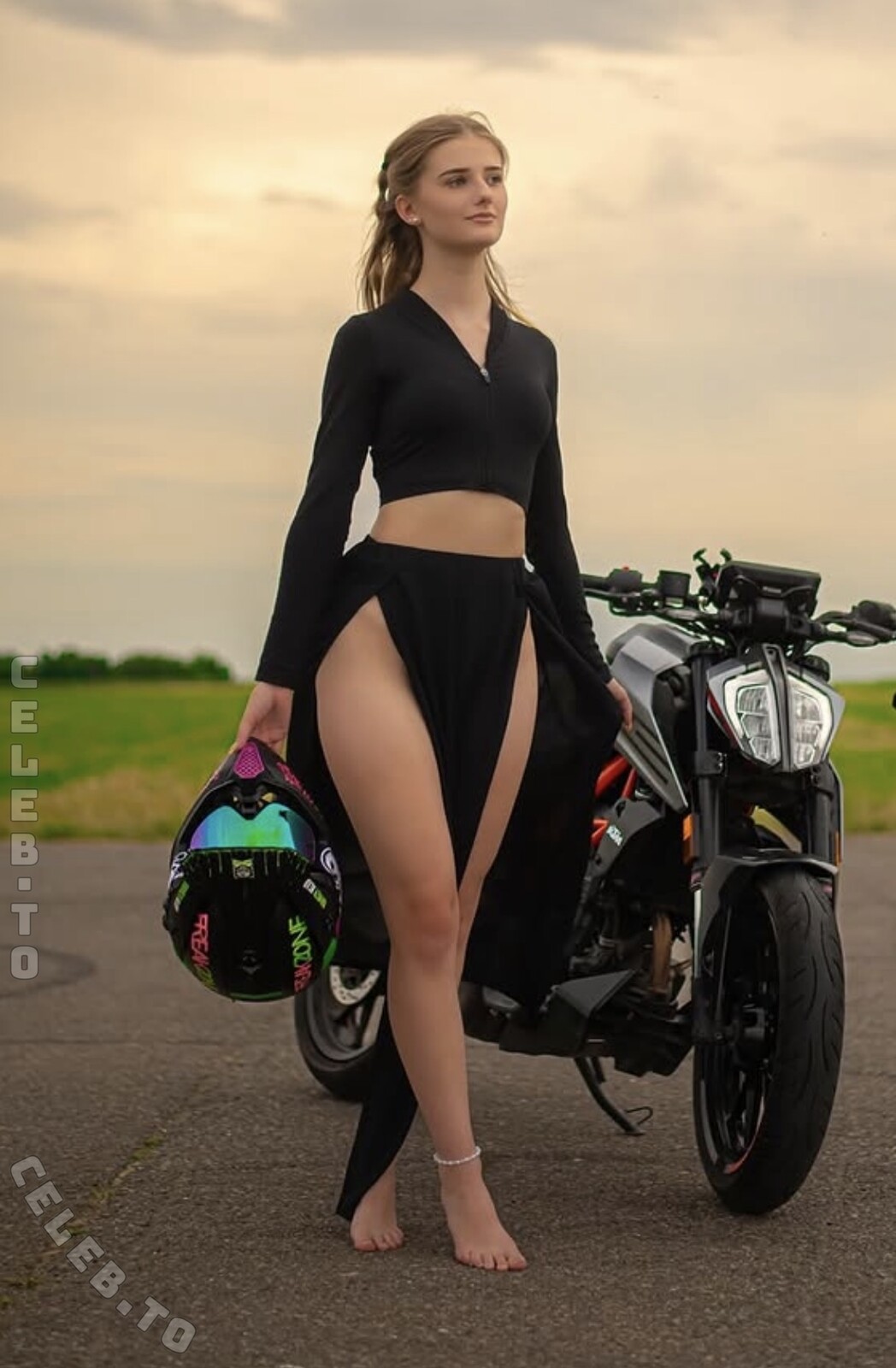 Its.tinx.vrq nude photo 15