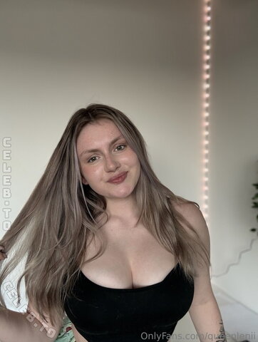 itz.leni nude photo 14