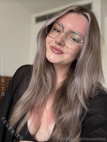 itz.leni nude photo 13
