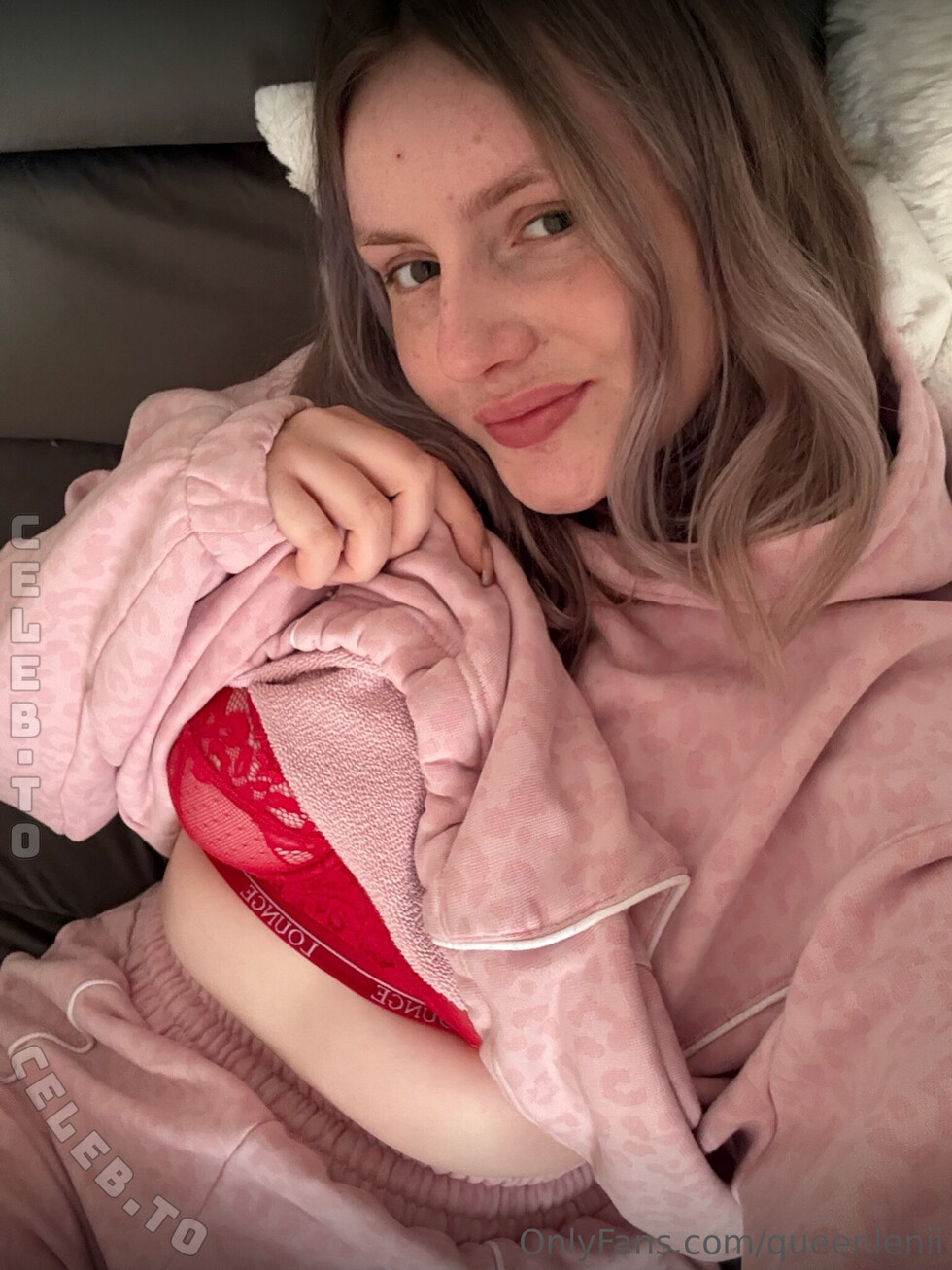 itz.leni nude photo 6