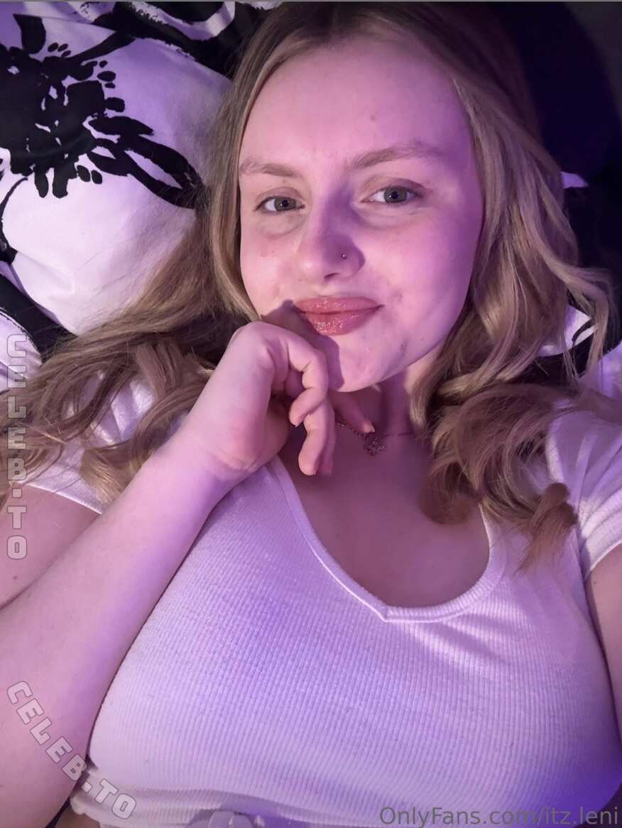itz.leni nude photo 2