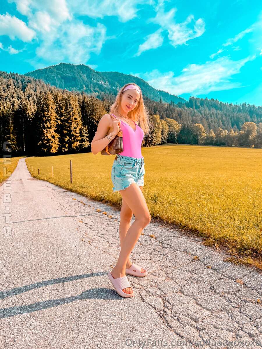 Itz.sarah nude photo 1