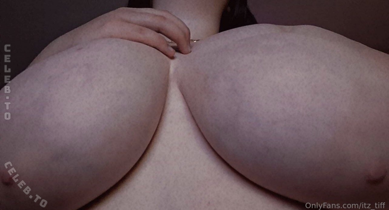 itztiffb nude photo 3