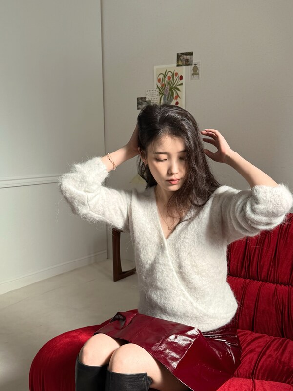 IU nude photo 2