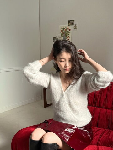 IU nude photo 2