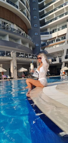 Iva Blondie – a few more pics