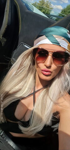 Iva Blondie photo 2