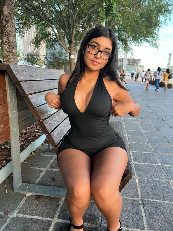 Ivana Khalifa nude photo 1