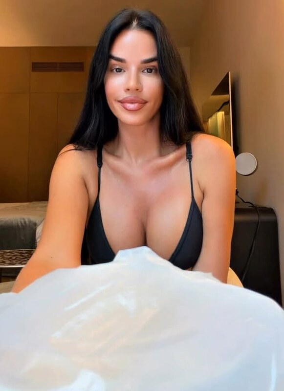 Ivana knoll nude photo 10