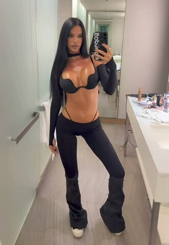 Ivana knoll nude photo 10
