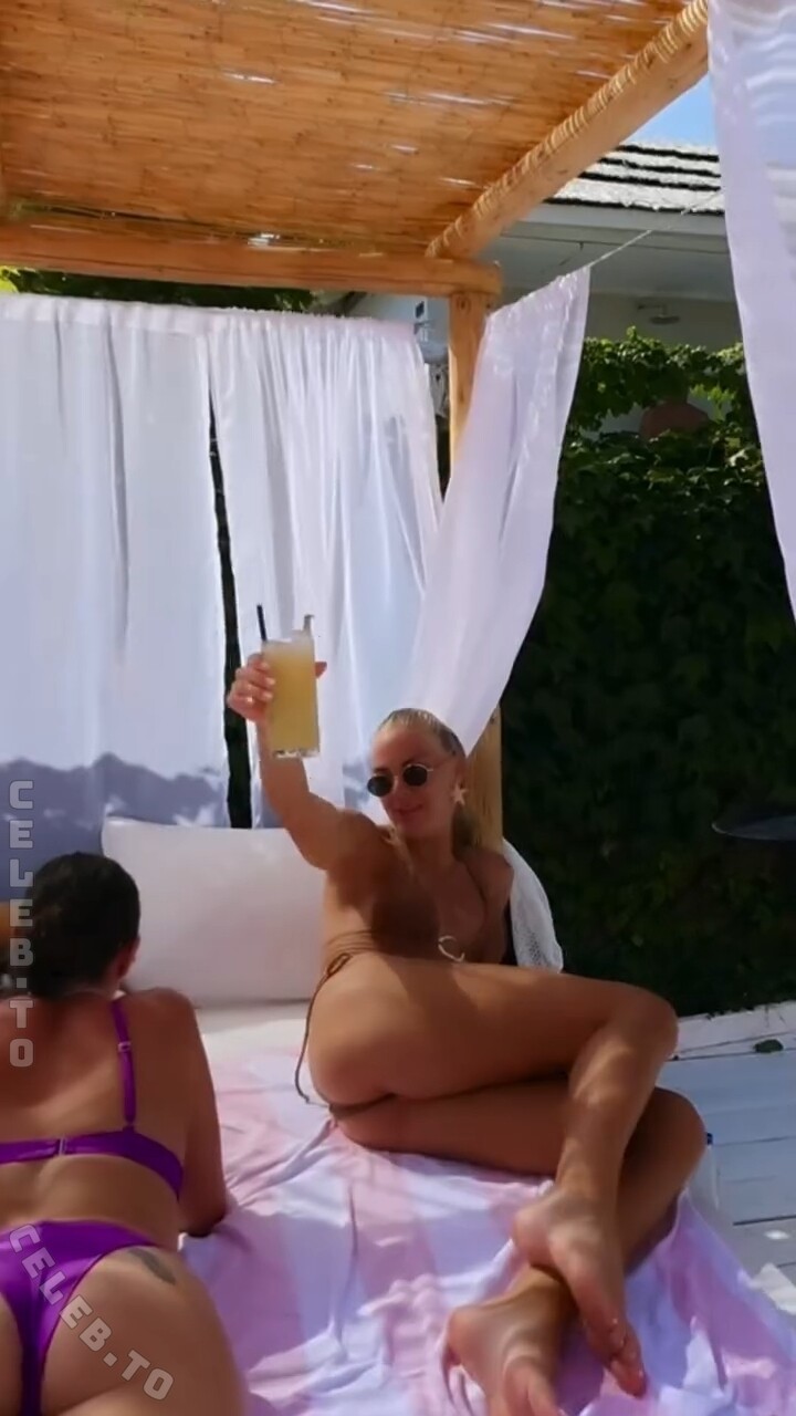 Ivona Dadic nude photo 13