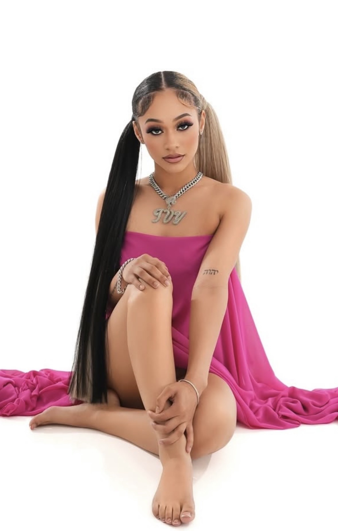 Ivyanna nude photo 1