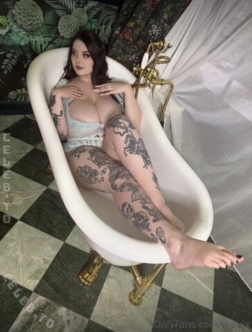 Ivy.vix nude photo 1