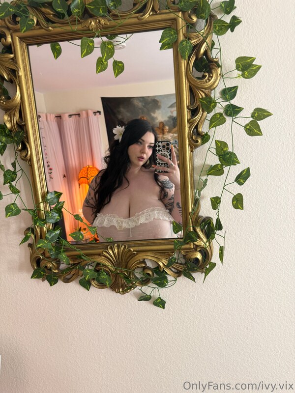 Ivy.vix nude photo 3