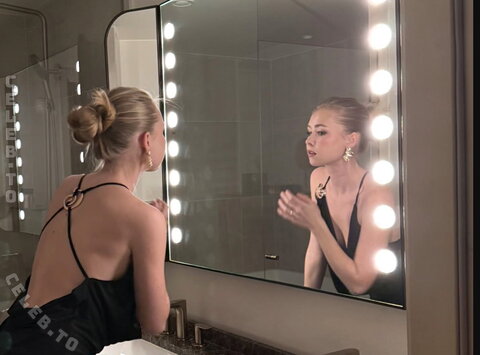Izaandelle nude photo 13