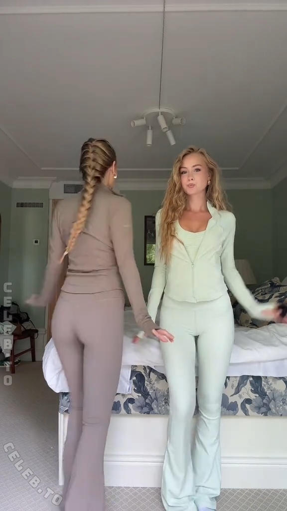 Izaandelle nude photo 2