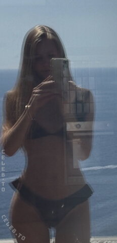 Izaandelle nude photo 13